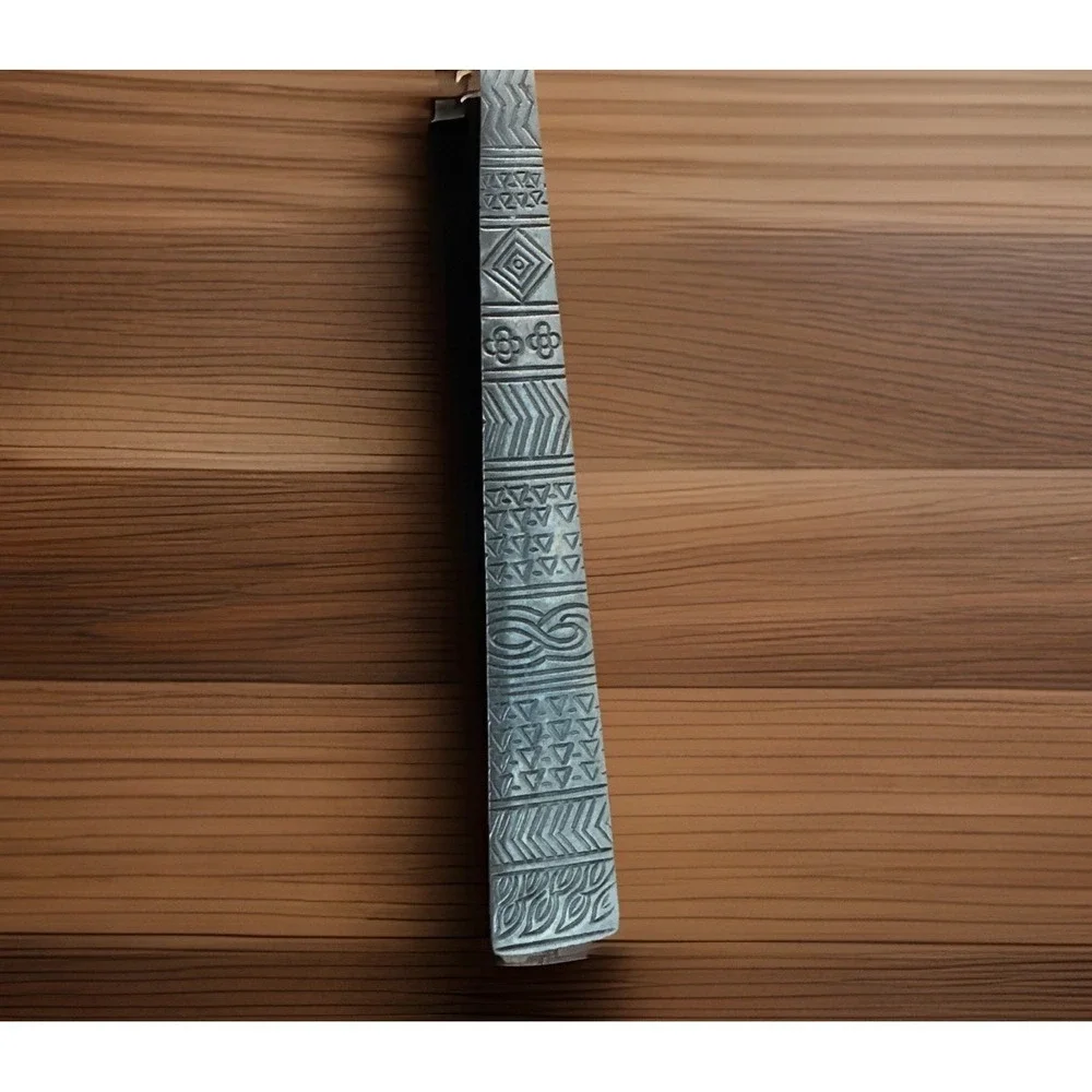 CAMBRIDGE Stainless CORDOBA 2 Dinner Knives geometric flatware  8 1/2 inch‎